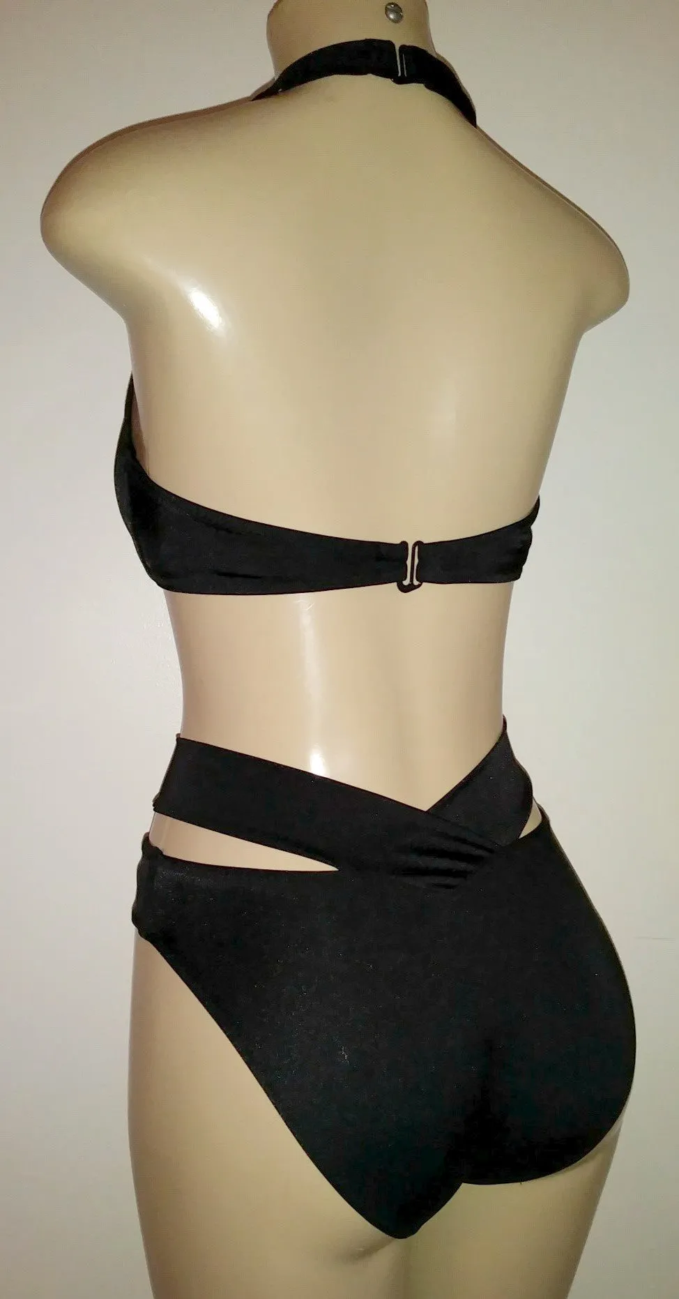 Bigger Bra Size Underwire Bikini Top. High waist strappy bikini bottoms