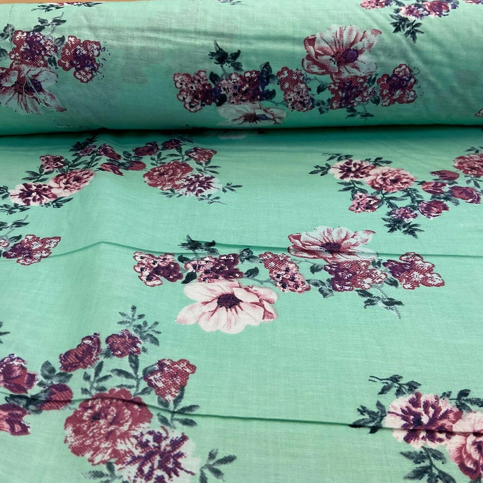 Cotton Lawn Voile Summer Floral Printed Dress fabric 111cm wide M1592